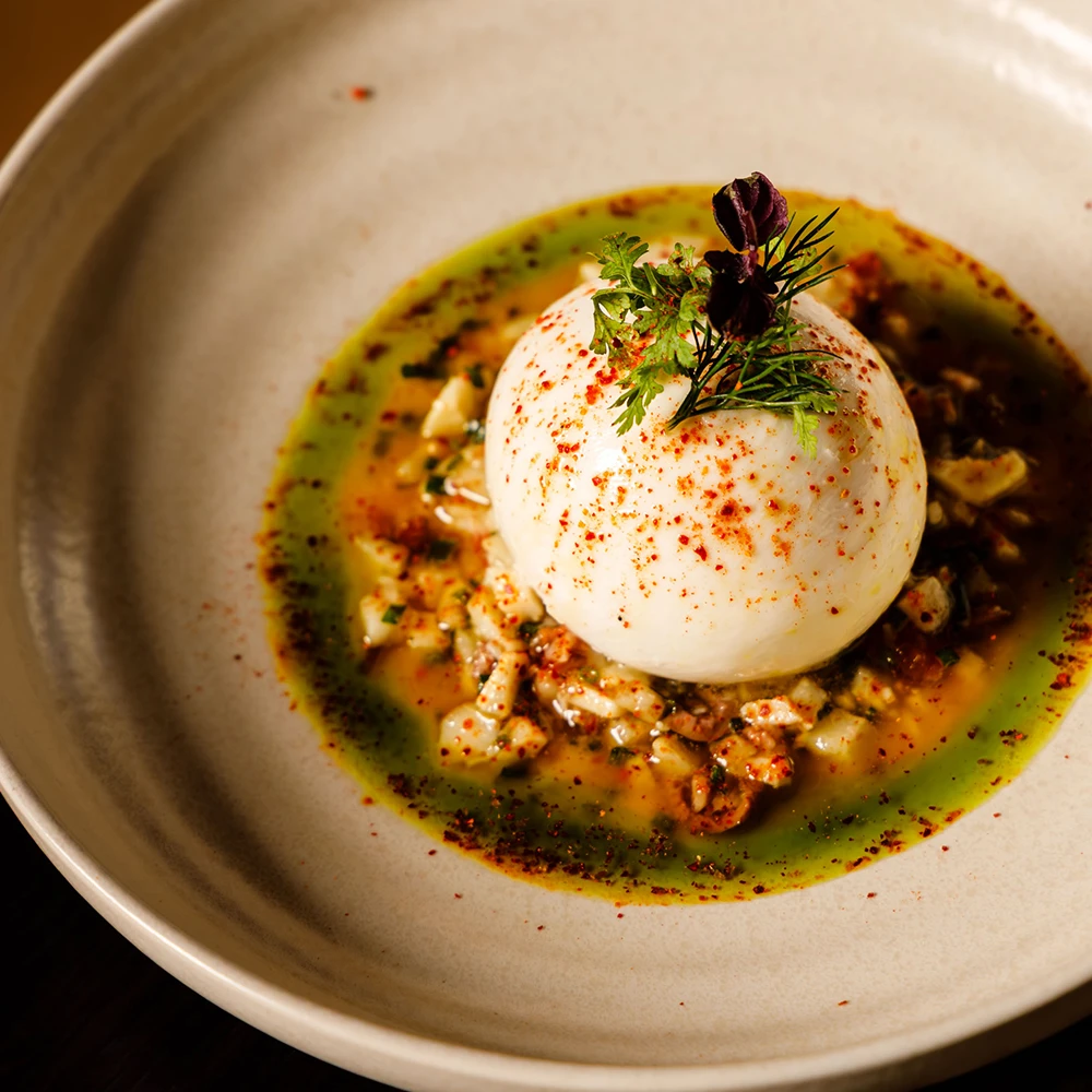 Kreativ angerichtetes Fine Dining Gericht